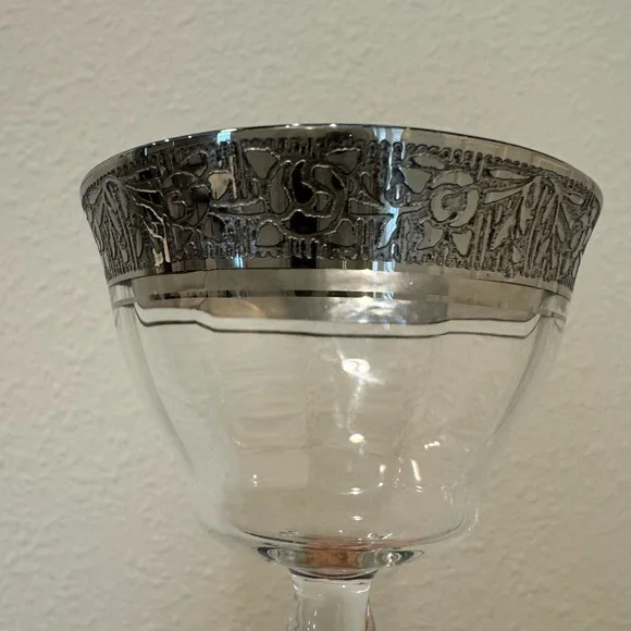 8 1950’s Glastonbury Lotus Rambler Rose Platinum Cordial -6 Champagne Co… - Picture 3 of 12